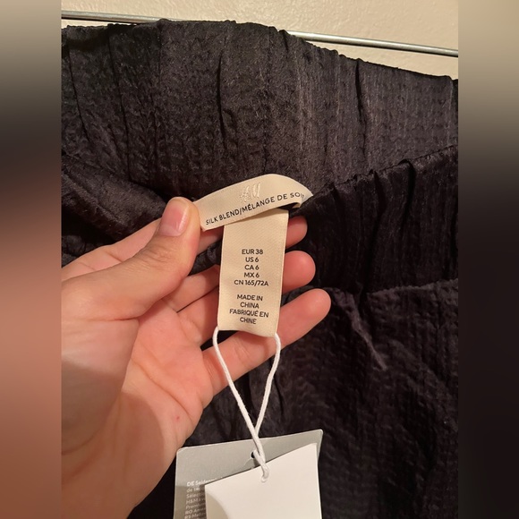 Dressy shorts by H&M - Picture 2 of 3